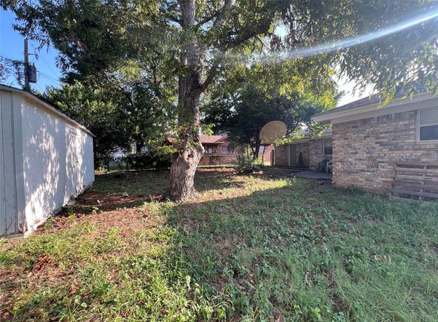 1209 Irwin Drive, Hurst, TX 76053