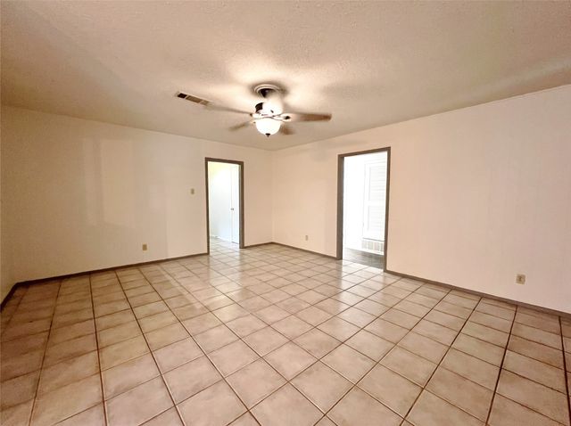 1209 Irwin Drive, Hurst, TX 76053