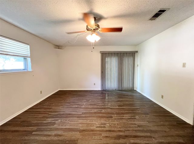 1209 Irwin Drive, Hurst, TX 76053