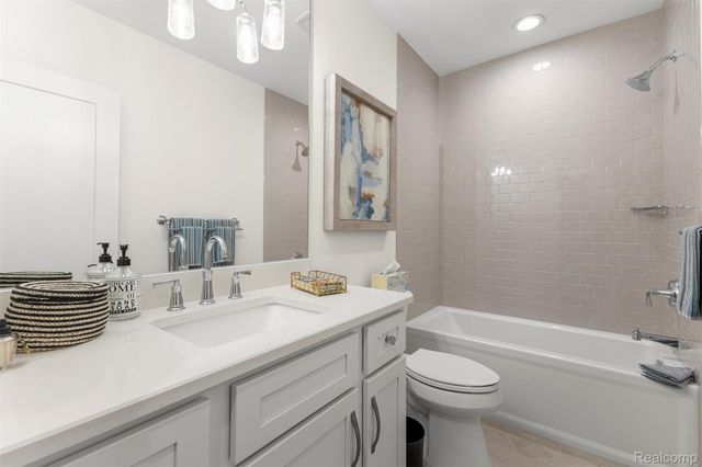 19084 Chaumont Way, Northville, MI 48168