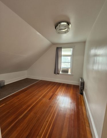 15 Dinsmore Street, Lowell, MA 01852