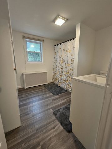 15 Dinsmore Street, Lowell, MA 01852