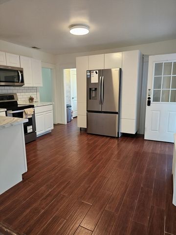15 Dinsmore Street, Lowell, MA 01852