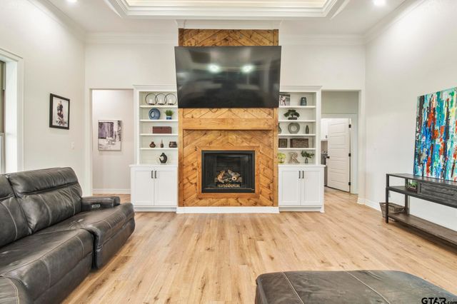 242 Serenity Dr, Bullard, TX 75757