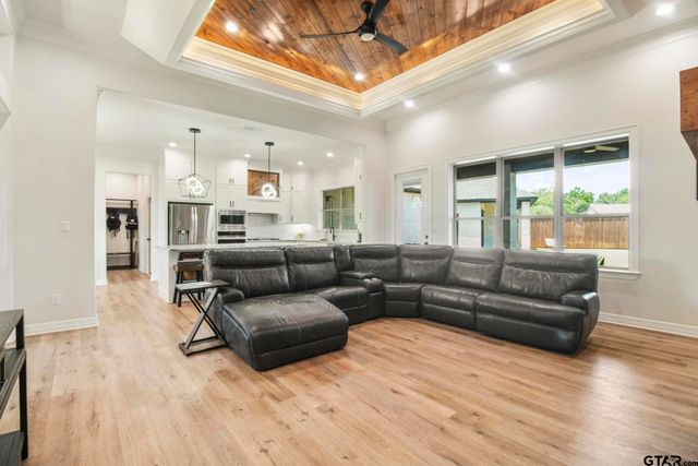 242 Serenity Dr, Bullard, TX 75757