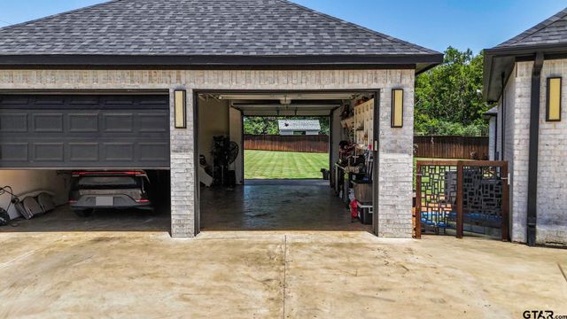 242 Serenity Dr, Bullard, TX 75757
