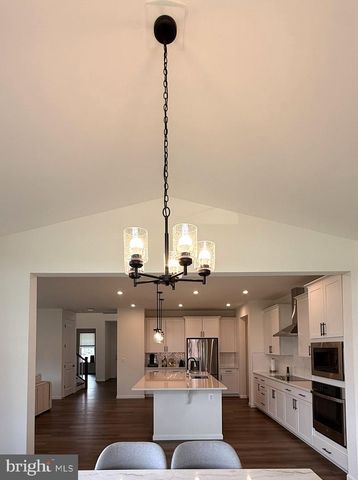 5006 GRAY FOX DR, Bealeton, VA 22712