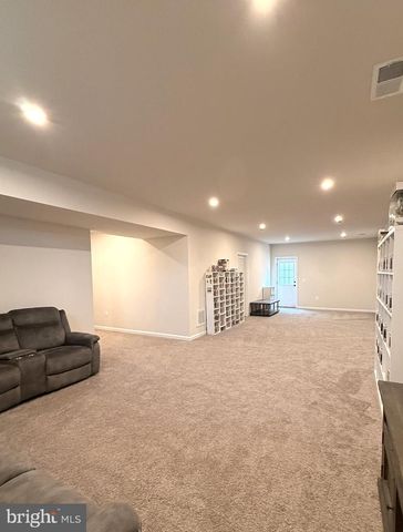 5006 GRAY FOX DR, Bealeton, VA 22712