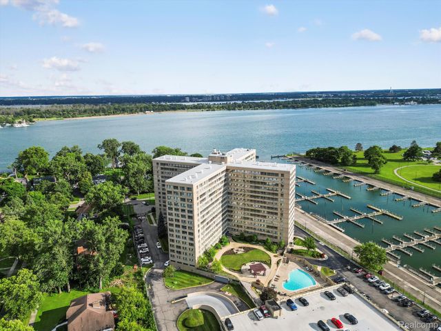 8900 E JEFFERSON Avenue 1110, Detroit, MI 48214