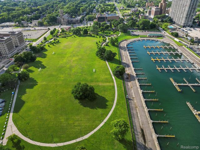 8900 E JEFFERSON Avenue 1110, Detroit, MI 48214