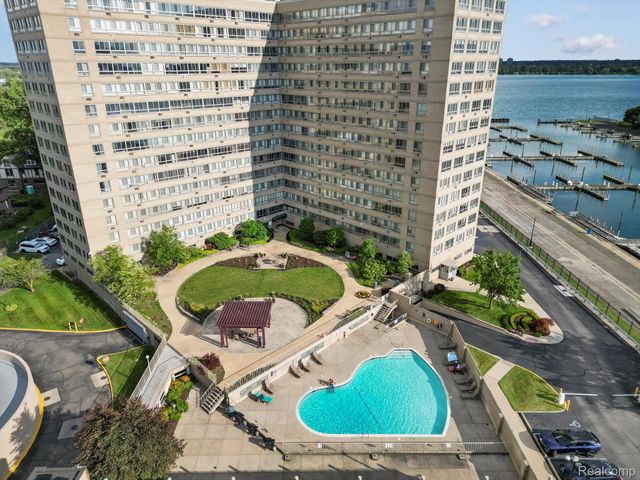 8900 E JEFFERSON Avenue 1110, Detroit, MI 48214