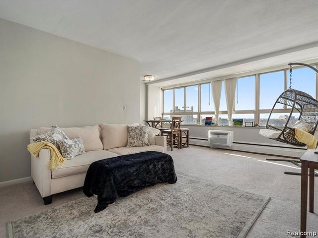 8900 E JEFFERSON Avenue 1110, Detroit, MI 48214