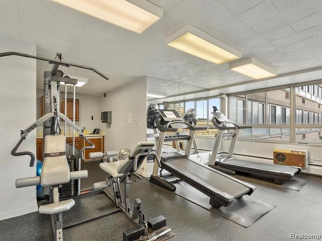 8900 E JEFFERSON Avenue 1110, Detroit, MI 48214