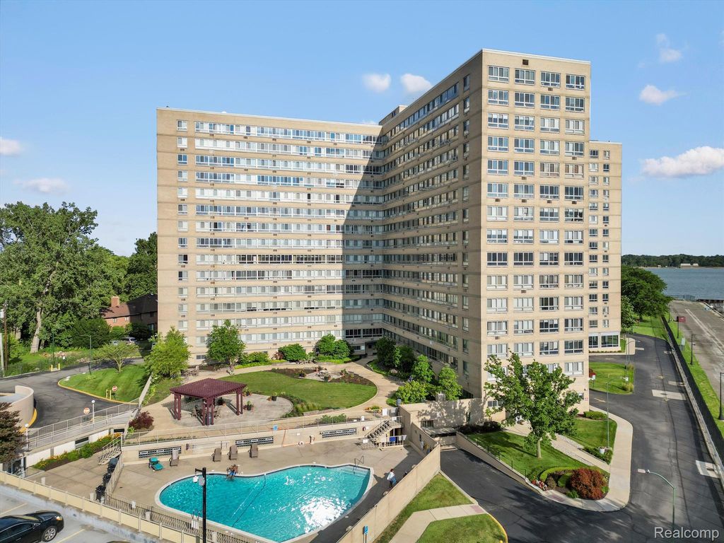 8900 E JEFFERSON Avenue 1110, Detroit, MI 48214