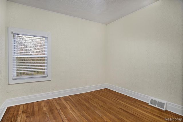 427 Melbourne, Detroit, MI 48202