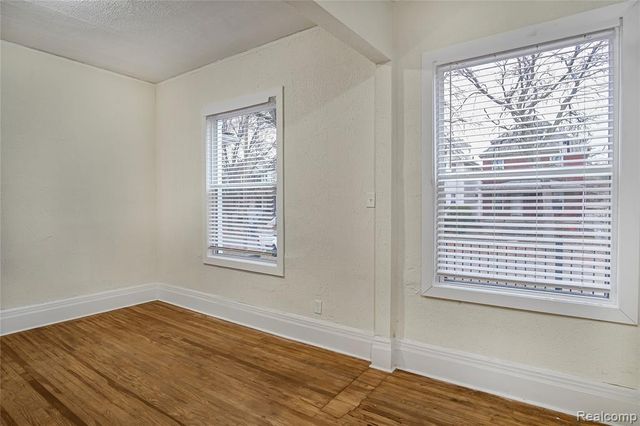 427 Melbourne, Detroit, MI 48202