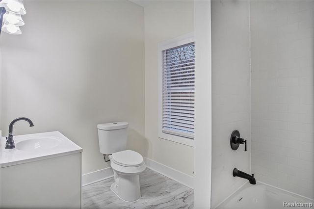 427 Melbourne, Detroit, MI 48202