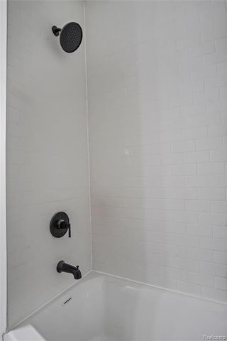 427 Melbourne, Detroit, MI 48202