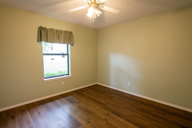 110 Wendy Dr, Whitehouse, TX 75791