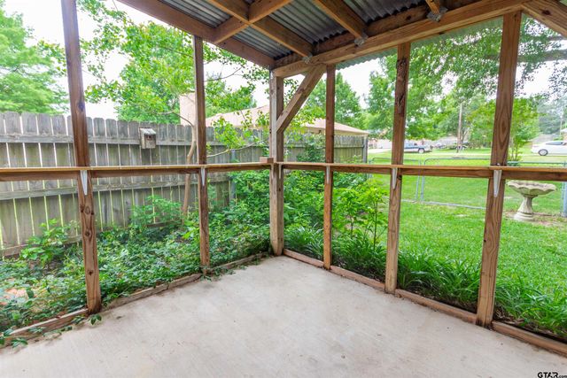 110 Wendy Dr, Whitehouse, TX 75791