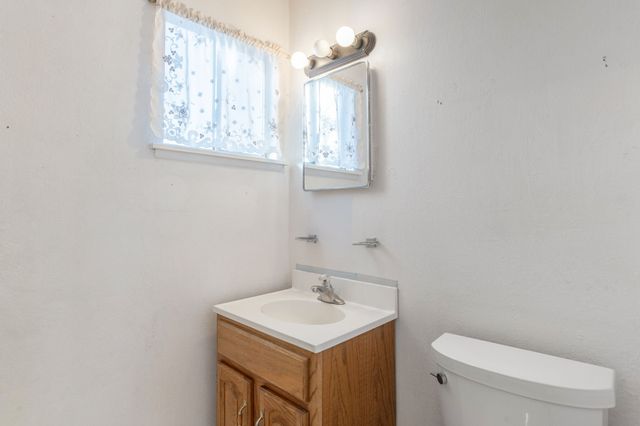 2704 Alamosa Drive, Santa Fe, NM 87505