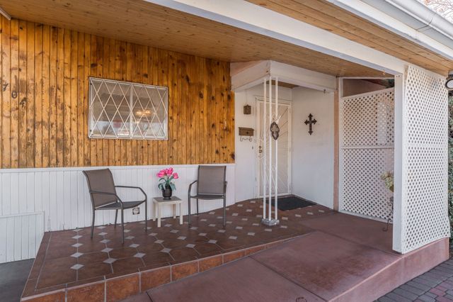 2704 Alamosa Drive, Santa Fe, NM 87505