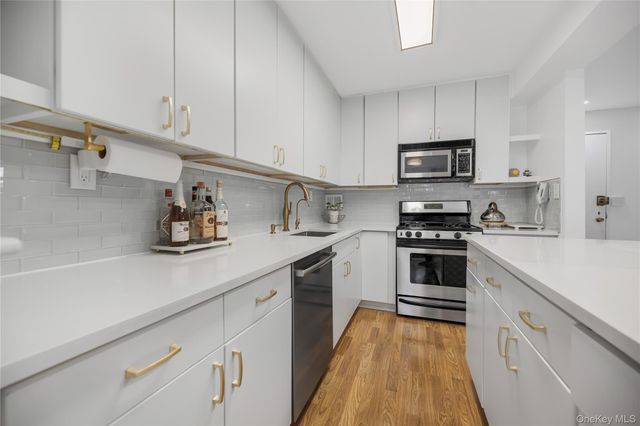 377 Westchester Ave APT 6J, Port Chester, NY 10573