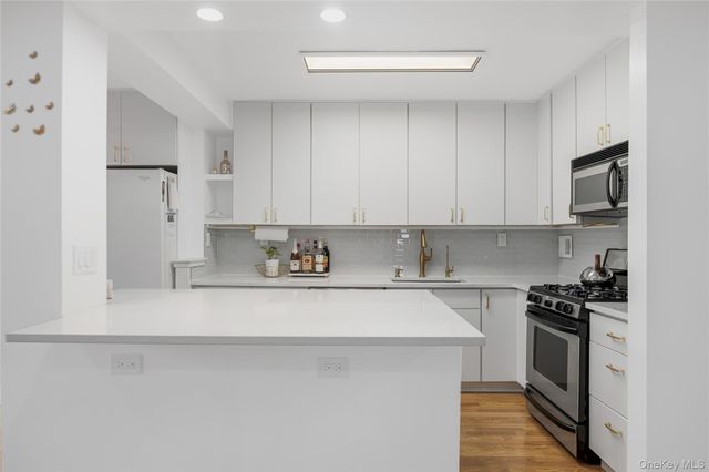 377 Westchester Ave APT 6J, Port Chester, NY 10573