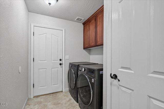 130 Glenwood Drive, Eagle Point, OR 97524