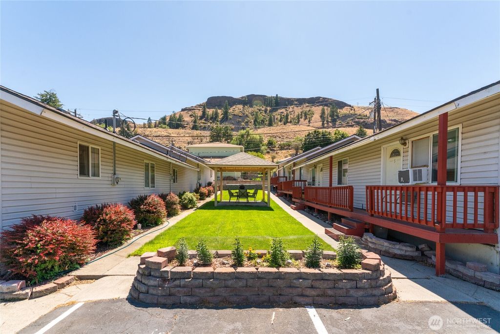 280 E Grand Coulee Avenue, Grand Coulee, WA 99133