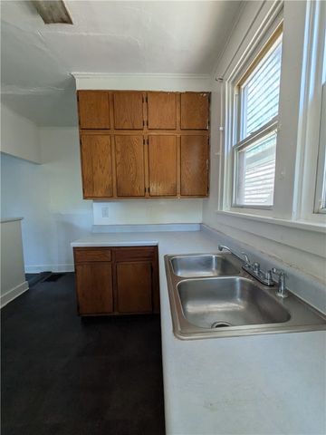 1813 Converse St, Mckeesport, PA 15132