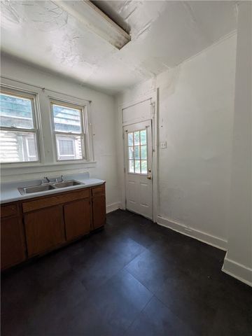 1813 Converse St, Mckeesport, PA 15132