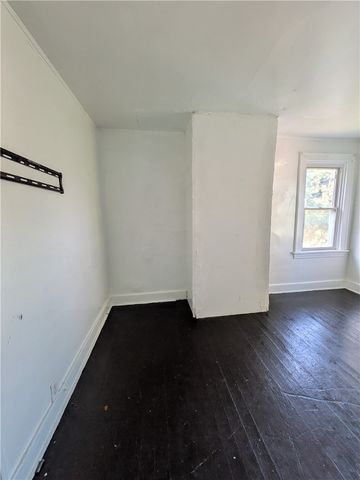 1813 Converse St, Mckeesport, PA 15132