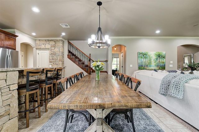 10430 Pine Ridge Road, Edmond, OK 73025