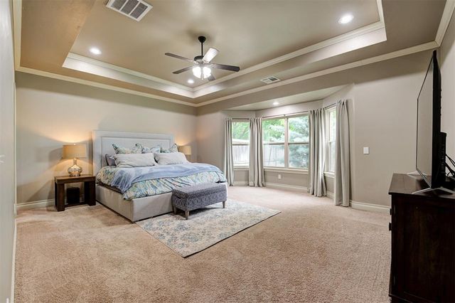 10430 Pine Ridge Road, Edmond, OK 73025