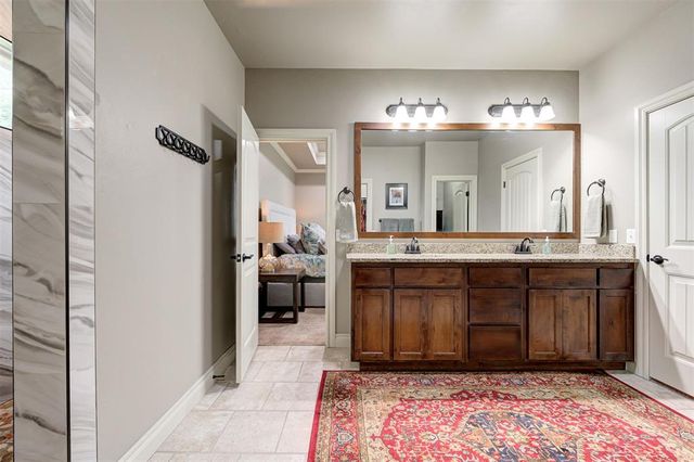 10430 Pine Ridge Road, Edmond, OK 73025