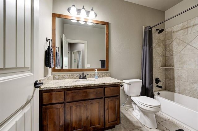 10430 Pine Ridge Road, Edmond, OK 73025