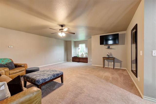 10430 Pine Ridge Road, Edmond, OK 73025