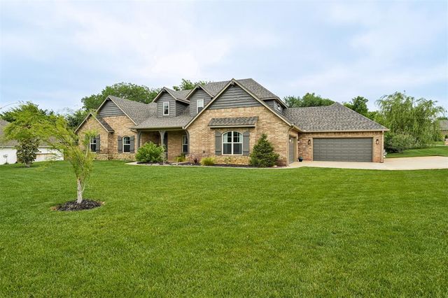 10430 Pine Ridge Road, Edmond, OK 73025