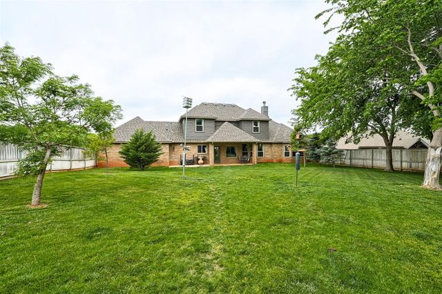 10430 Pine Ridge Road, Edmond, OK 73025
