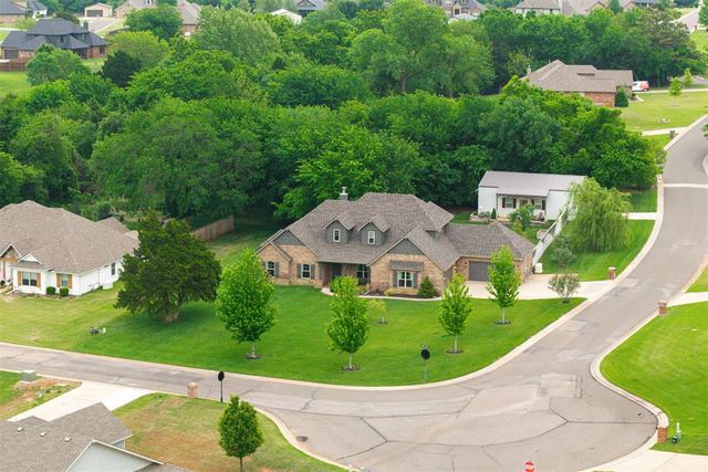 10430 Pine Ridge Road, Edmond, OK 73025