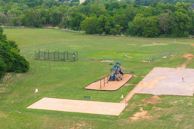 10430 Pine Ridge Road, Edmond, OK 73025