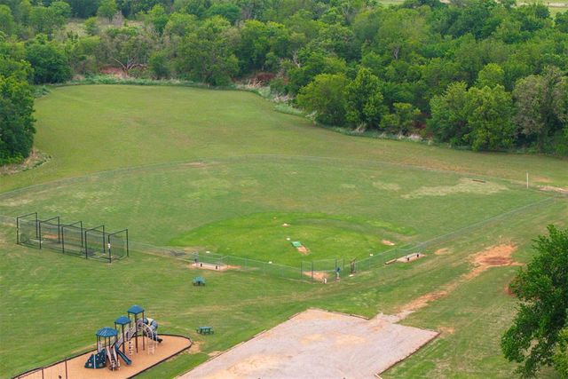 10430 Pine Ridge Road, Edmond, OK 73025