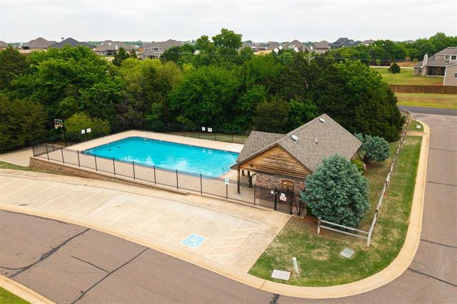 10430 Pine Ridge Road, Edmond, OK 73025
