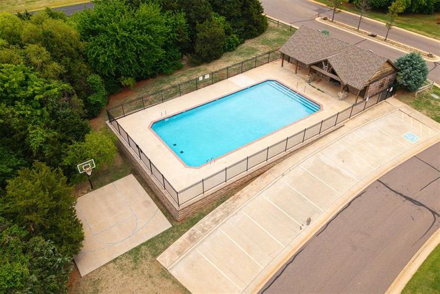 10430 Pine Ridge Road, Edmond, OK 73025