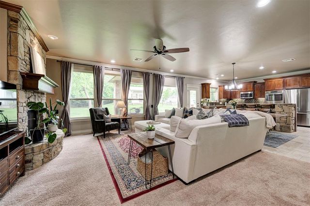 10430 Pine Ridge Road, Edmond, OK 73025