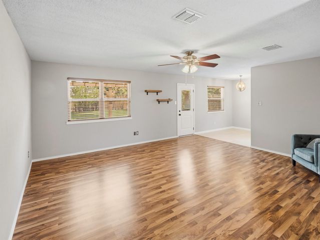 11214 Prairie Dove CIR, Austin, TX 78758