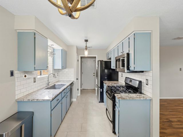11214 Prairie Dove CIR, Austin, TX 78758