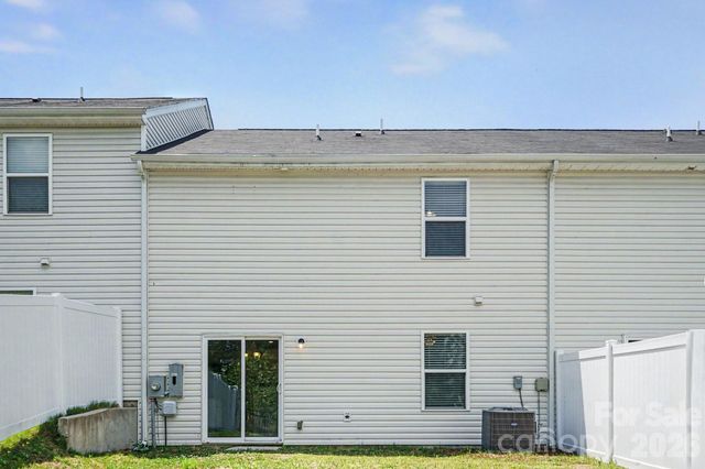 2240 Latimer Lane, Charlotte, NC 28214