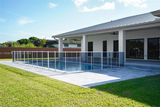 27505 SW 172nd Ave, Homestead, FL 33031